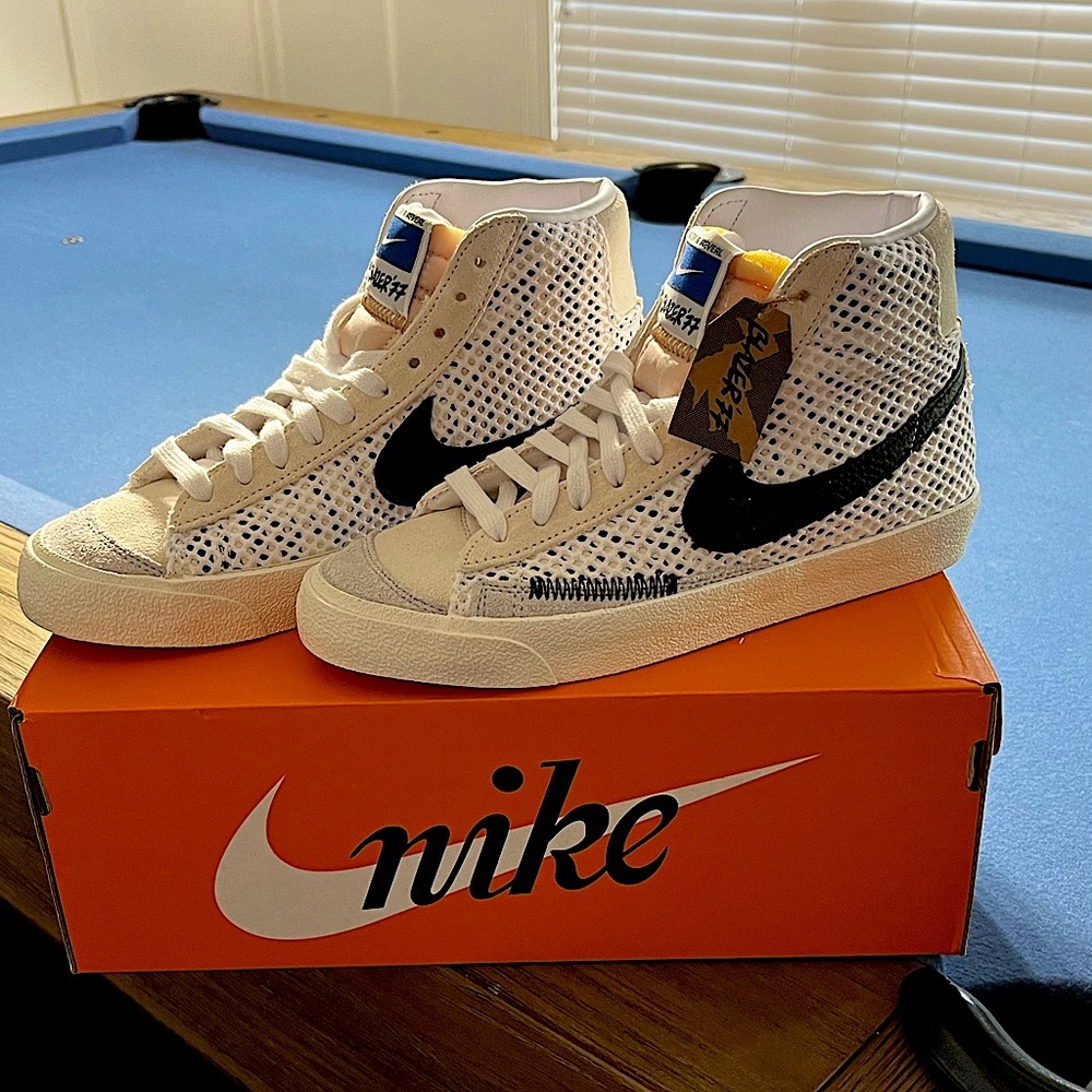 Nike Blazer ‘77 size 6Y (7.5 womens)